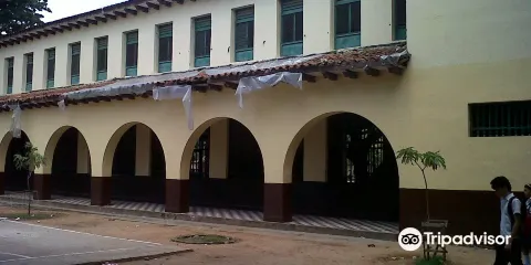 Colegio Nacional Loperena