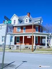 Fostoria Glass Museum