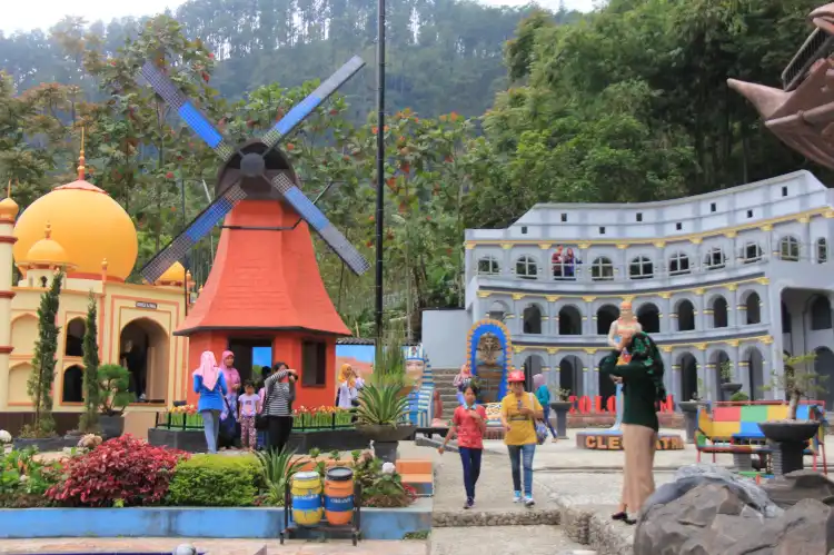 Hotel di Kalisoro