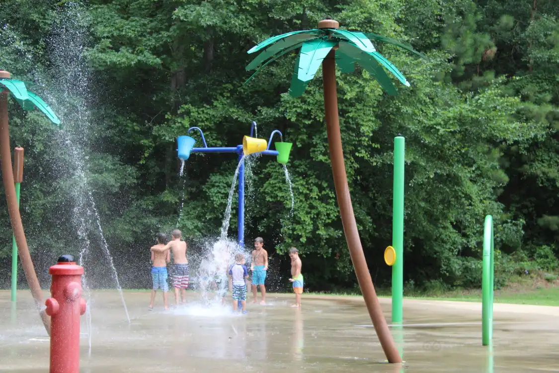 Hotels near Saluda Shoals Park
