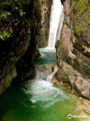 Wasserfalle am Tatzelwurm