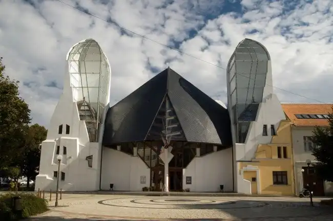 Hotels in Mako