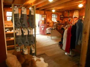 Lazy Acre Alpacas/Alpaca Country Clothing & Gifts