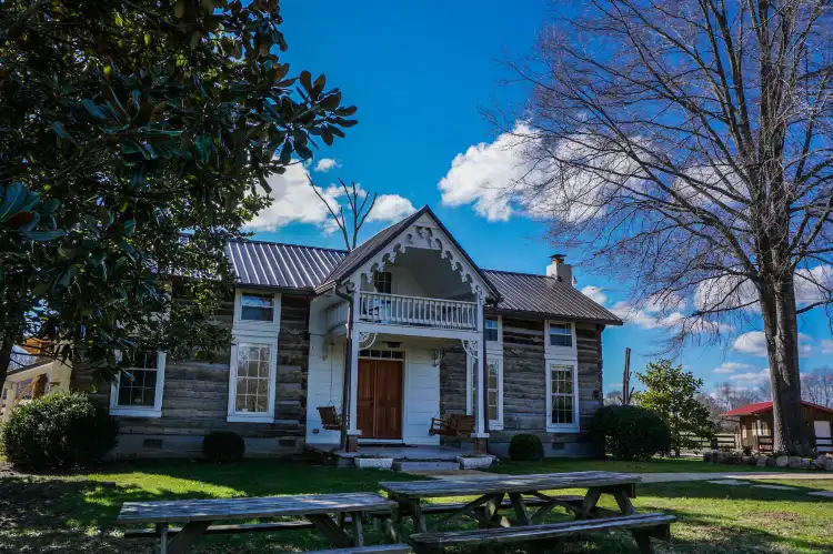 Hotels in Hickman County
