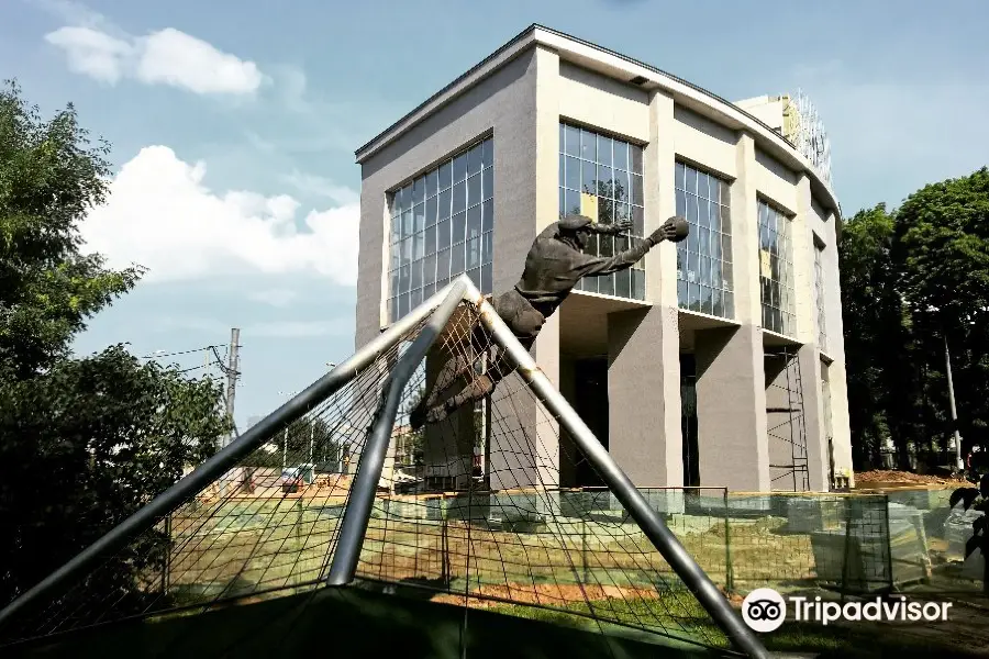 Monument to Lev Yashin in Dinamo