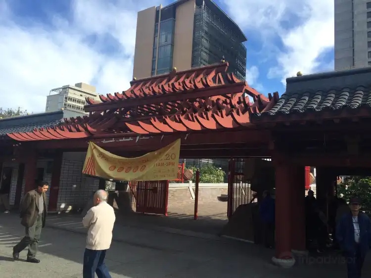 Hotels in der Nähe von Buddha's Universal Church