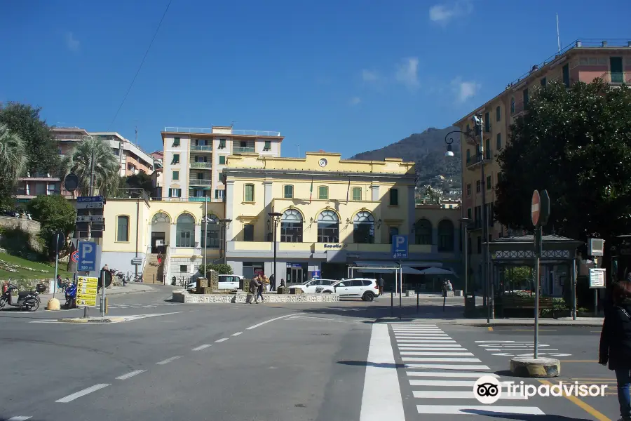 Stazione Ferroviaria di Rapallo