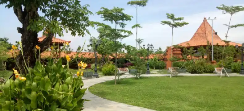 井裏汶市紅多茲住宿