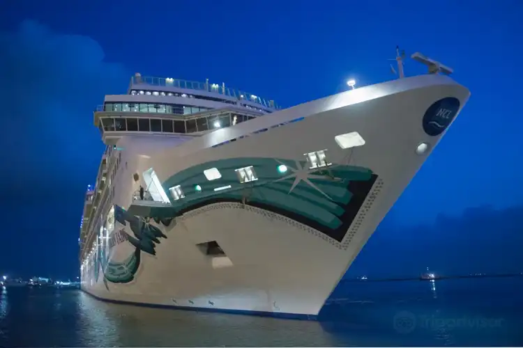 Hotels near Haifa Port