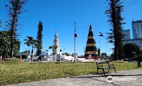 Monumento al Divino Salvador del Mundo