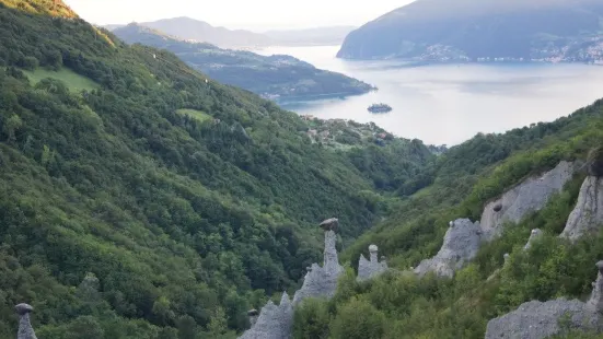 Riserva Regionale delle Piramidi di Erosione di Zone