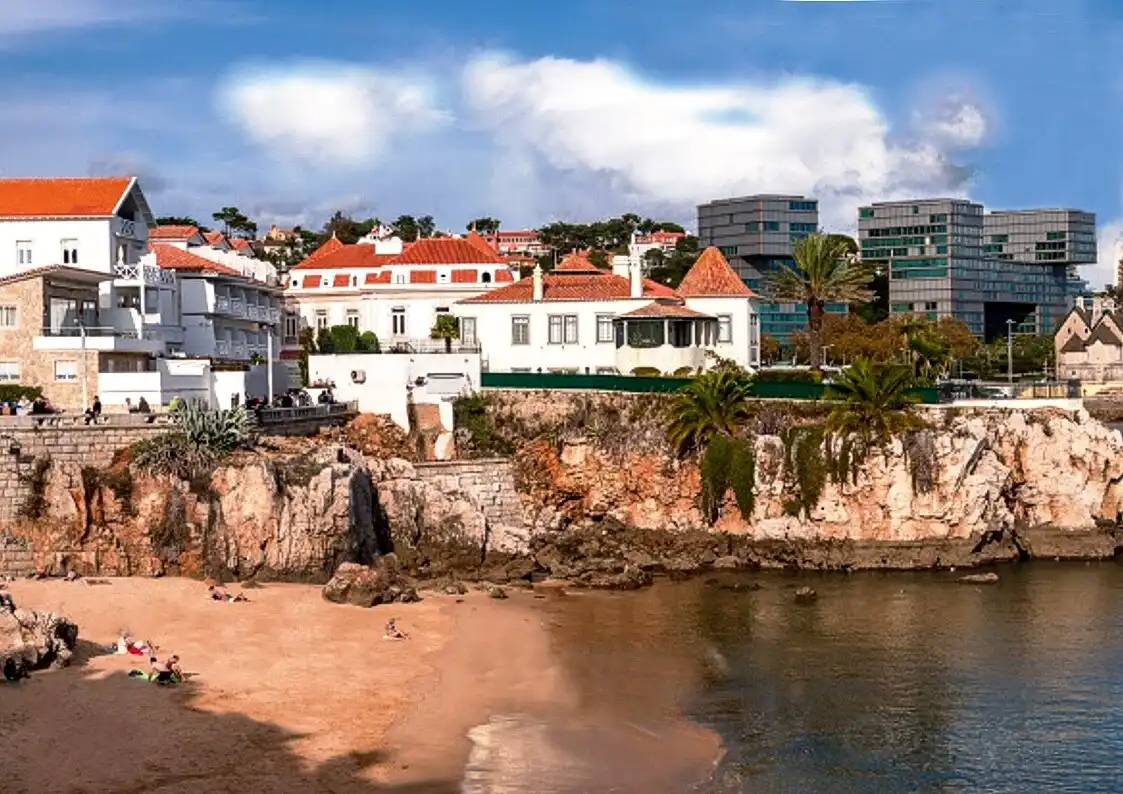 Hotels near Rainha Beach