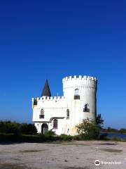 Fishermans Castle At Irish Bayou