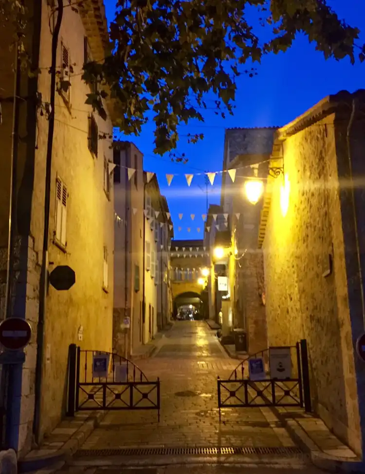 Hotels near Eglise St Blaise