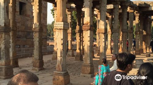 Qutub Khan's Tomb