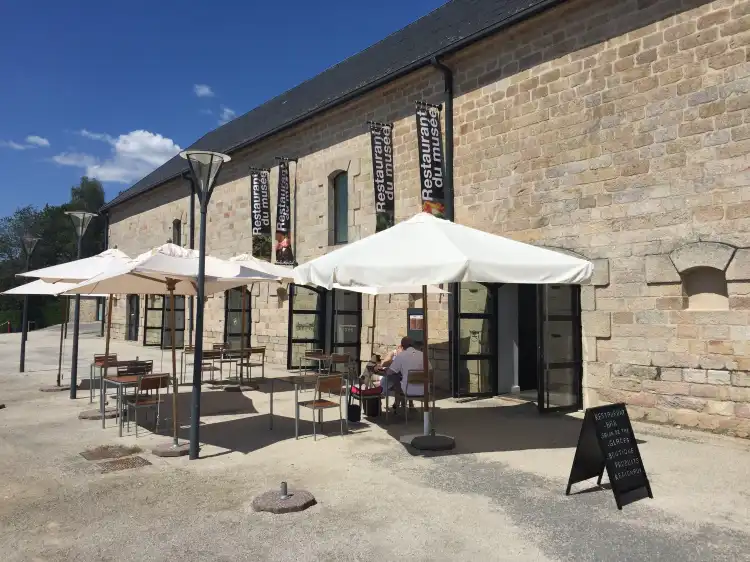 Hotels in Sarran