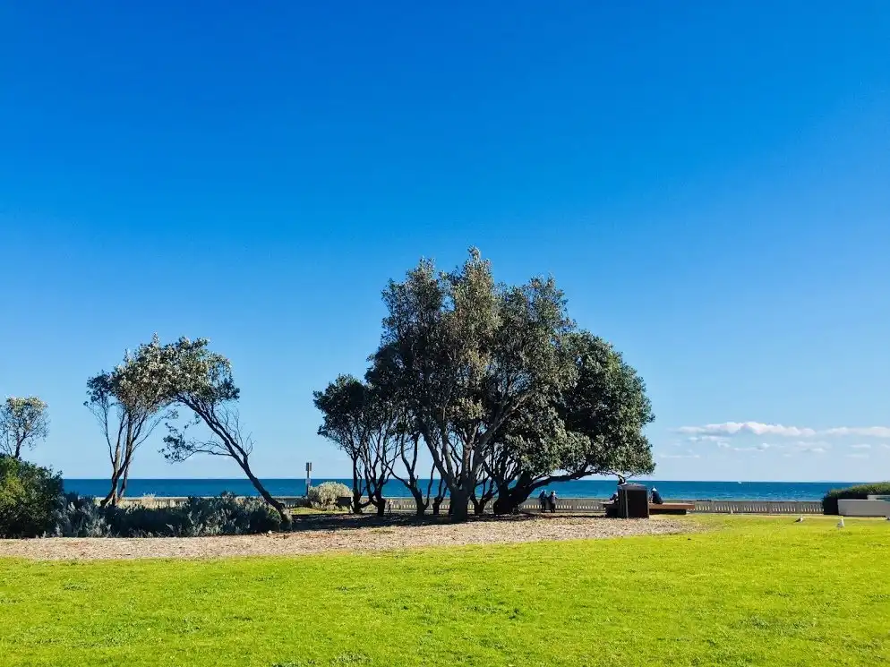 Hotels near Mordialloc Beach
