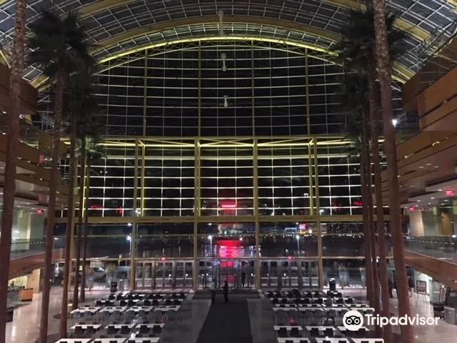 4_General Motors Renaissance Center