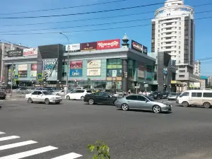 Vzletka-Plaza, shopping mall