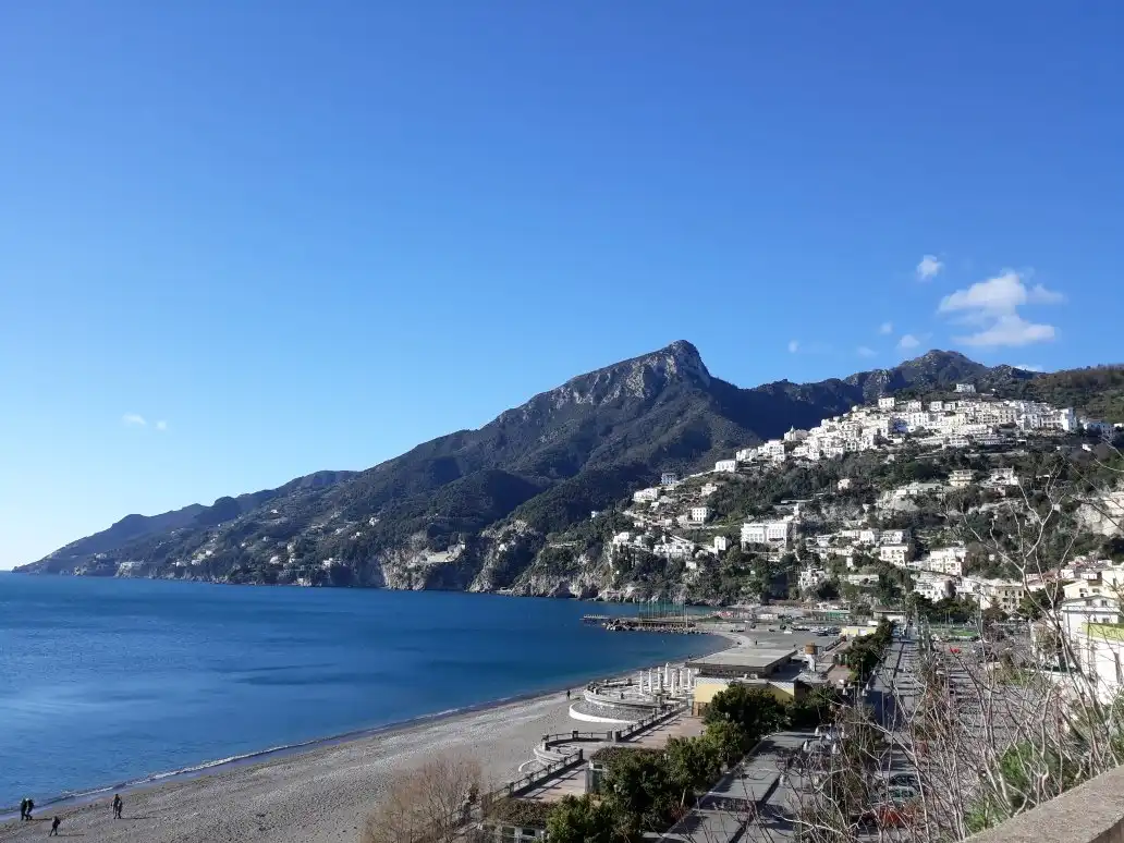 Hotels near Marina Di Vietri
