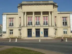 Théâtre Georges-Leygues