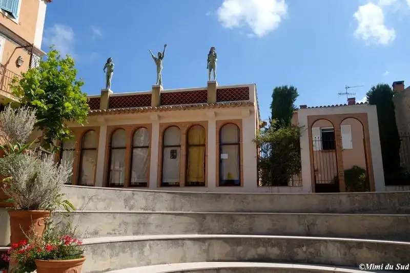 Hôtels à proximité de : Bibliothèque municipale de Cassis (Villa Ariane)
