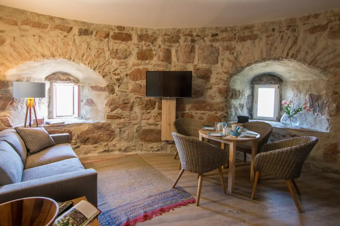 Hotels near Mill Bastion