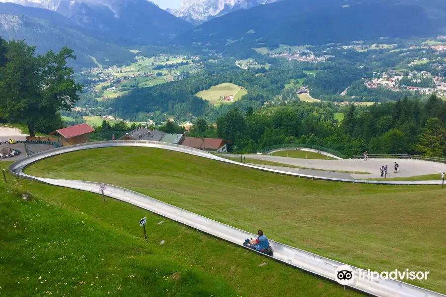 Sommerrodelbahn beim Alpengasthof Hochlenzer