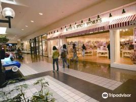 Parkway Plaza Mall