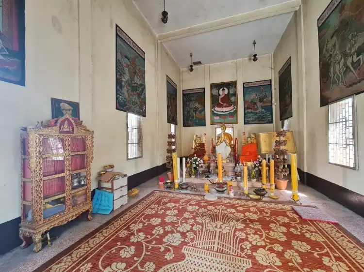 Hotels near Chainatmuni National Museum