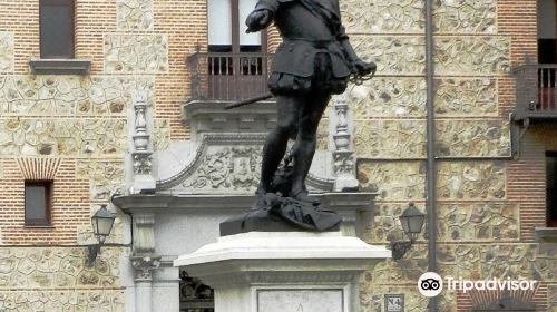 Statue of Don Álvaro de Bazán