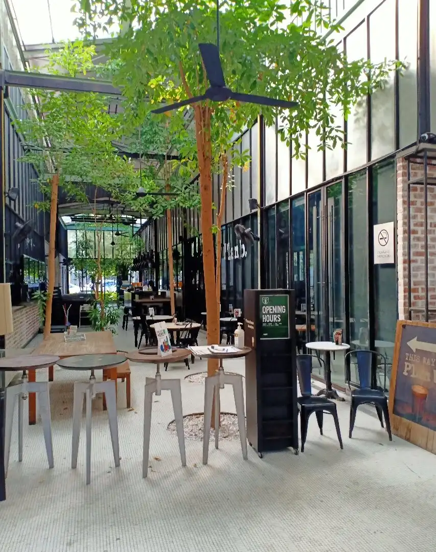 Hotels near Kong Heng Square