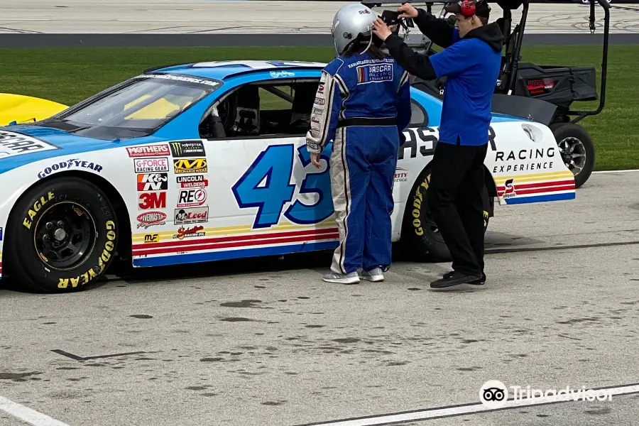 Richard Petty Driving Experience