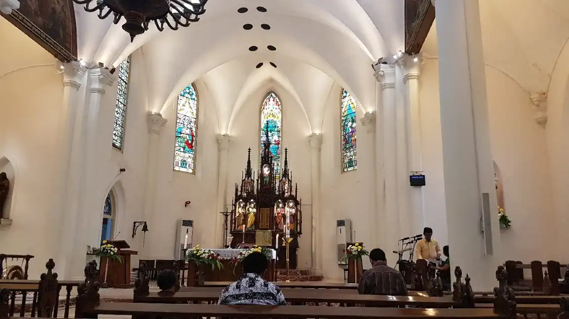 Отели рядом с достопримечательностью «St. Joseph Church (Gedangan Church)»