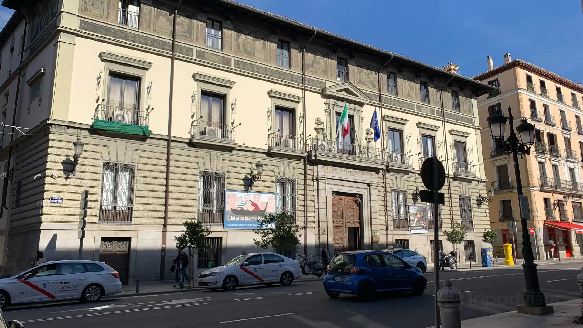 Hotels near Palacio de Abrantes