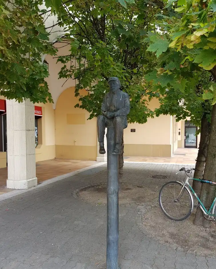 Hotel in zona Bronzefigur Angler
