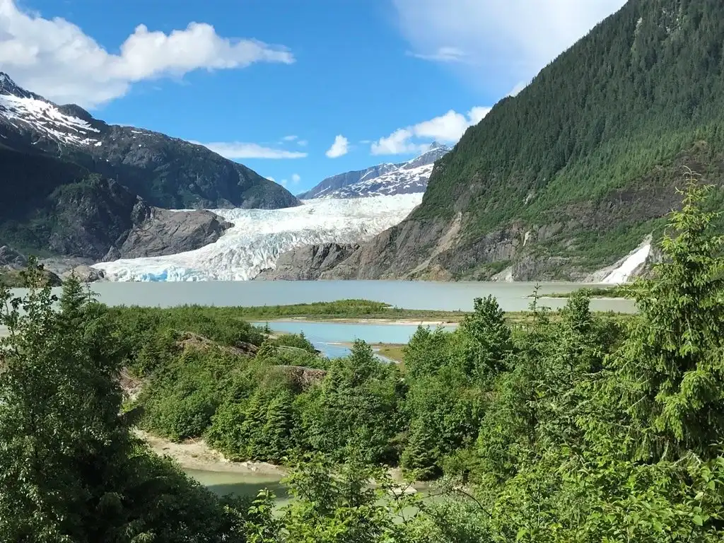 Hotels near Mendenhall Glacier
