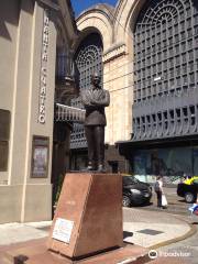 Monumento a Carlos Gardel