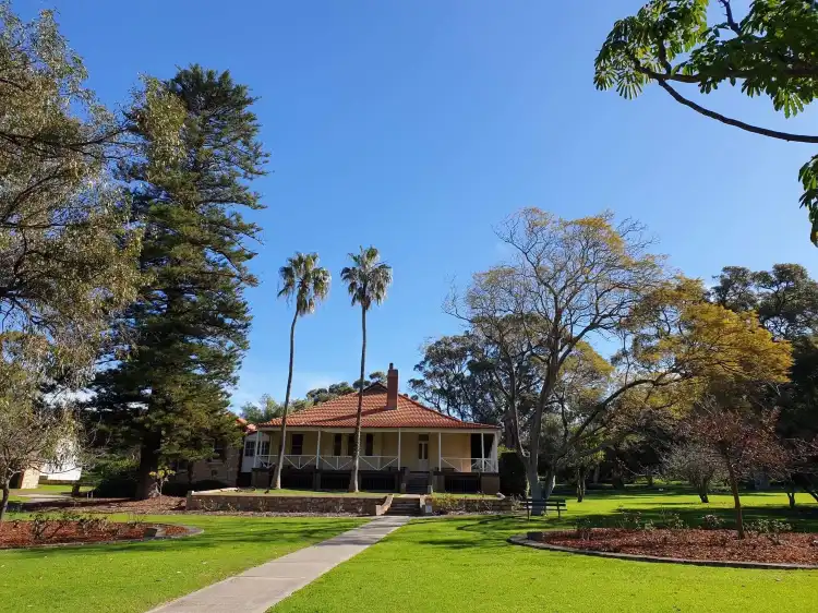 Hotels in Hamilton Hill