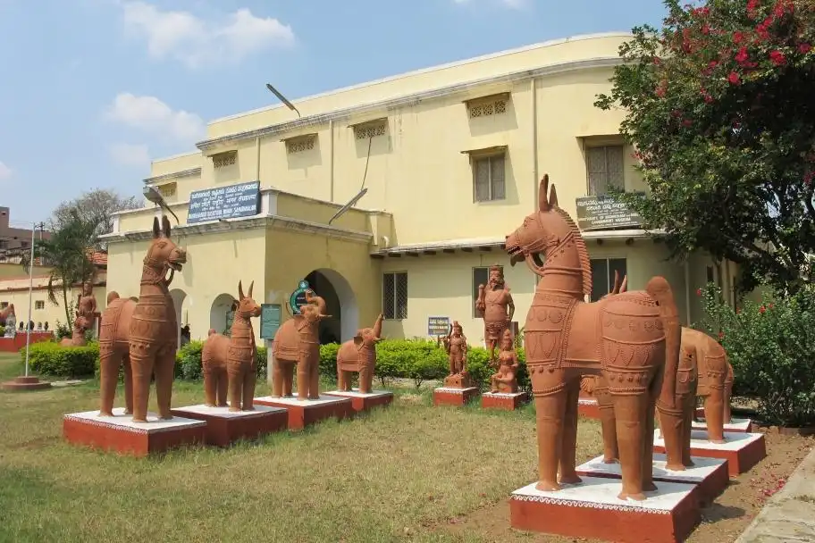 Hotels near Indira Gandhi Rashtriya Manav Sangrahalaya