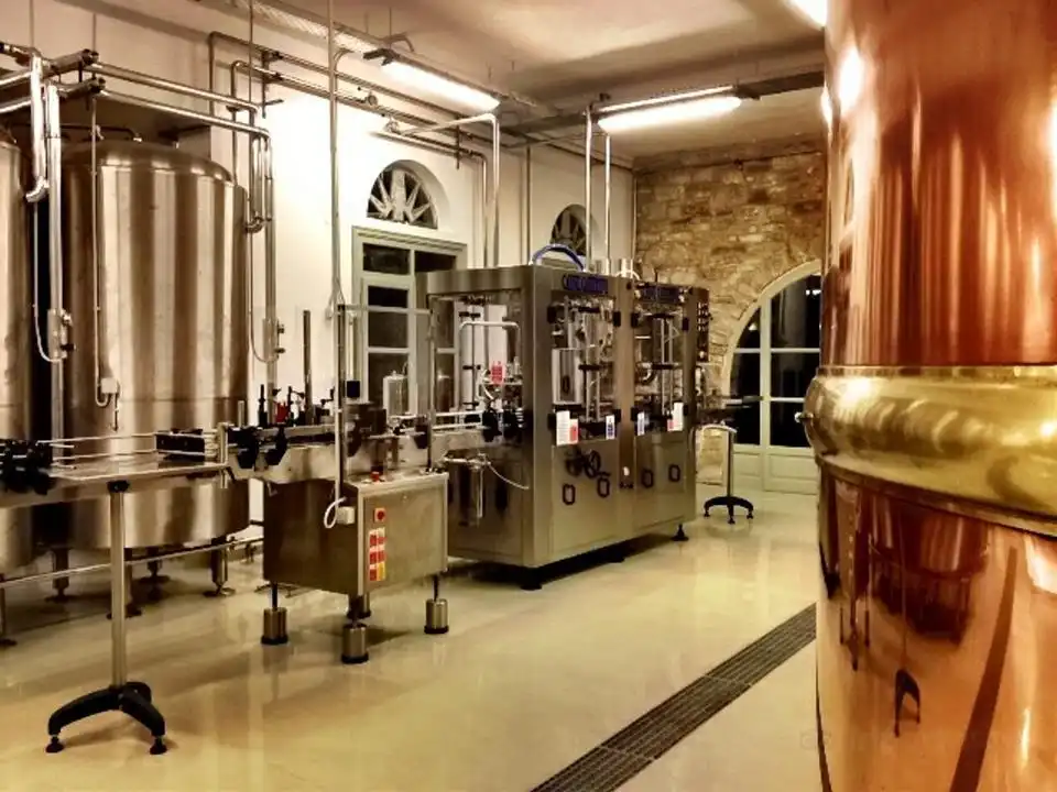 Hotels near NISSOS Cyclades Microbrewery