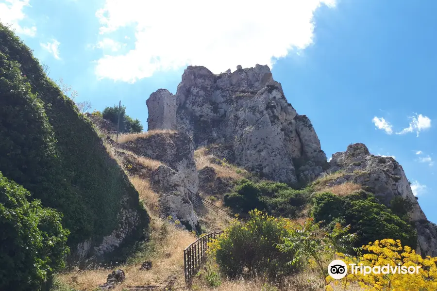 Castello del Conte Luna (o della Regina Sibilla)