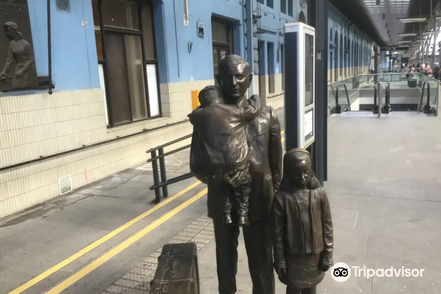 Statue of Nicholas Winton