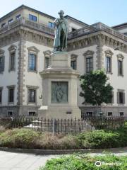 Monumento a Cesare Beccaria