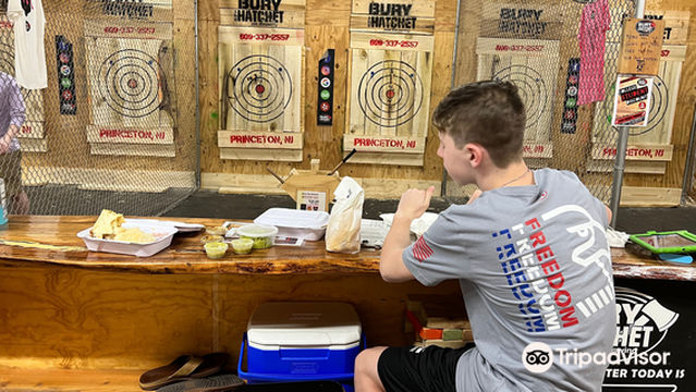 Bury the Hatchet Princeton - Axe Throwing