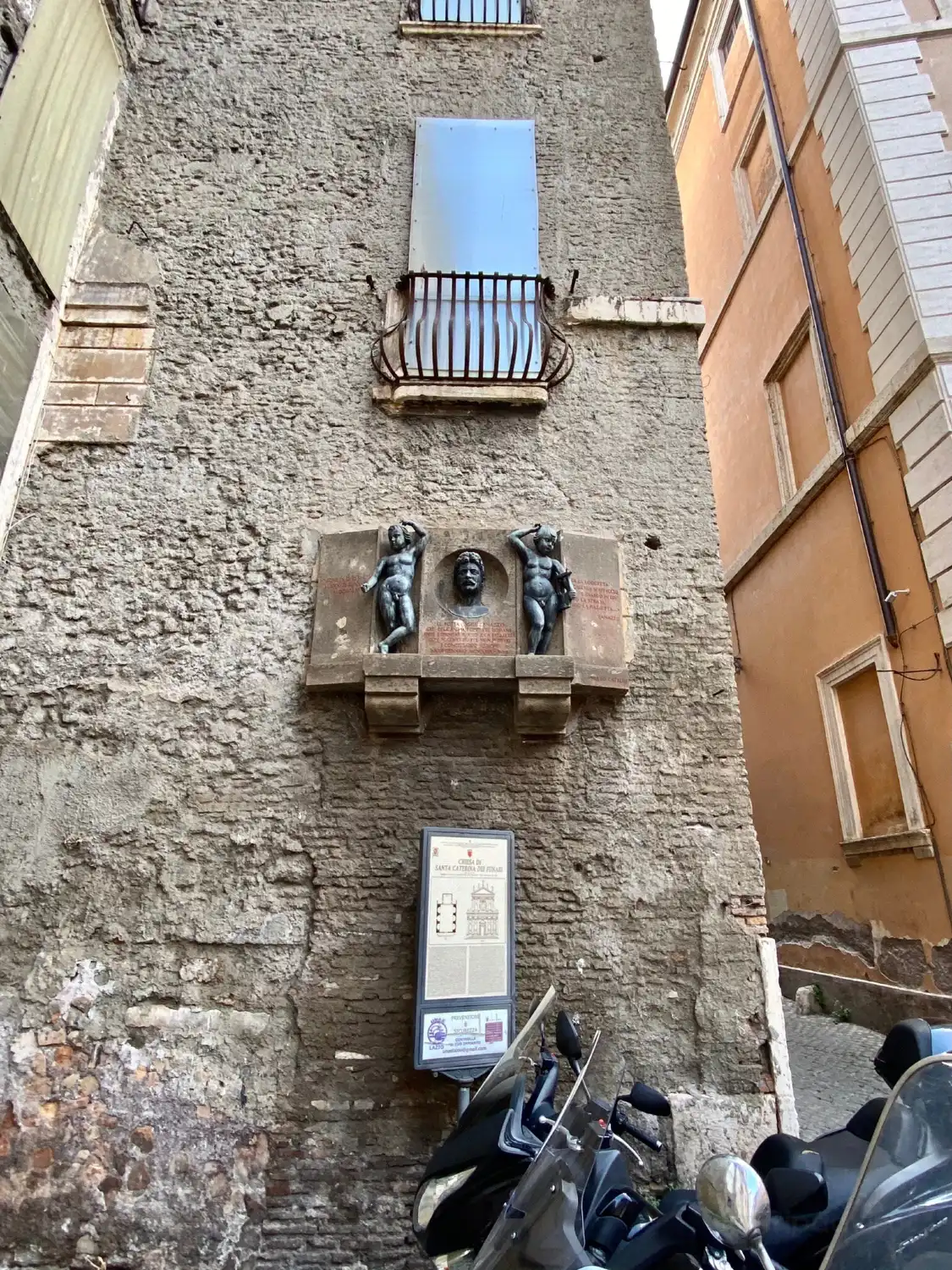 Hotel in zona Busto in memoria di Giggi Zanazzo