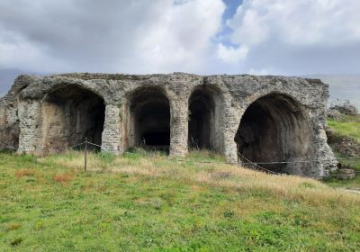 Anfiteatro Romano Di Avella
