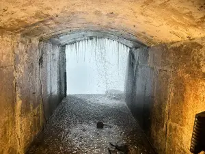 Viaggio Dietro Le Cascate