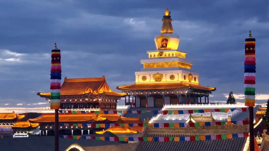 Hotels near Yanfu Temple