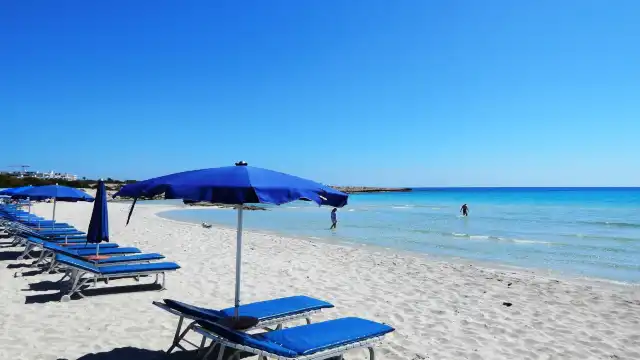 Hotels near Landa Beach